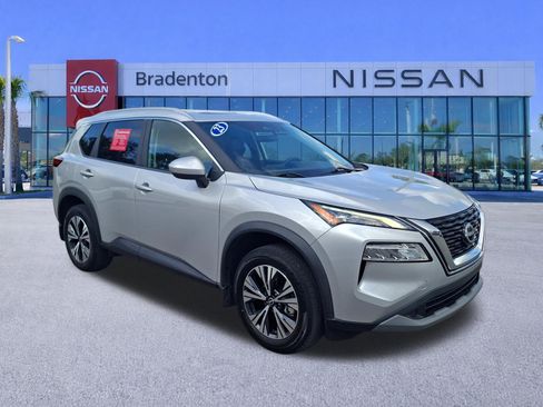 Used 2023 Nissan Rogue SV w/ SV Premium B Package FWD image 3