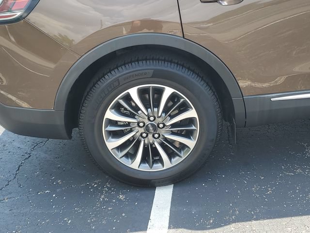 Used 2022 Lincoln Nautilus FWD w/ Premium Package image 7