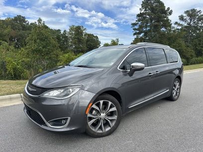 Used 2017 Chrysler Pacifica Limited