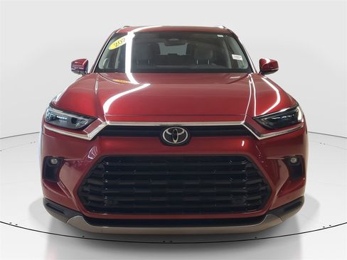 Certified 2024 Toyota Grand Highlander FWD image 2