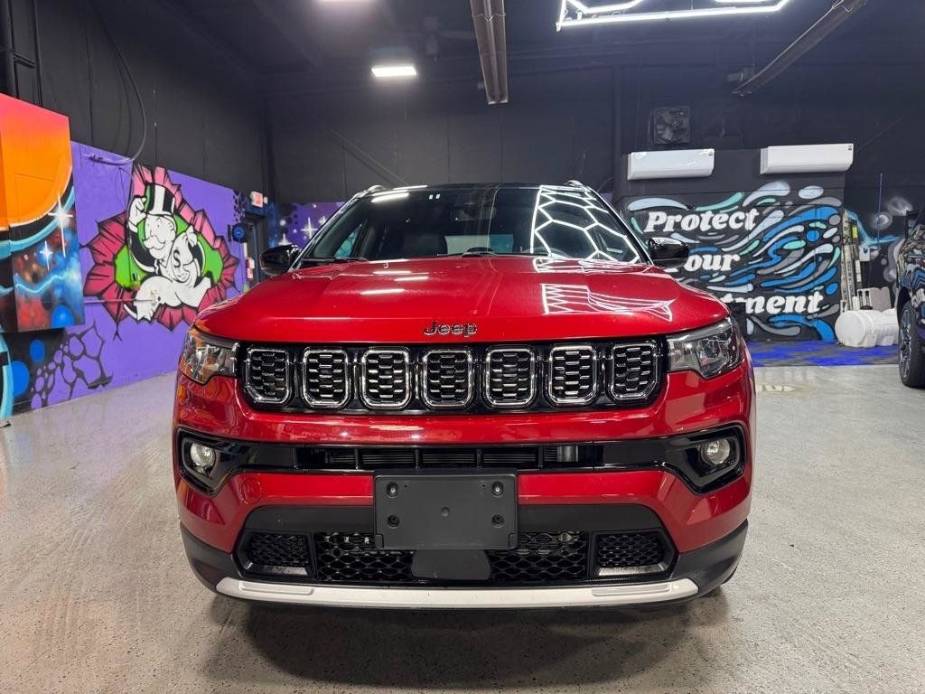 Used 2025 Jeep Compass Limited AWD/4WD image 9