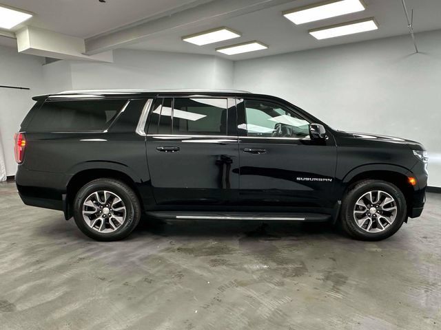 Used 2022 Chevrolet Suburban LT w/ LT Signature Plus Package AWD/4WD image 8