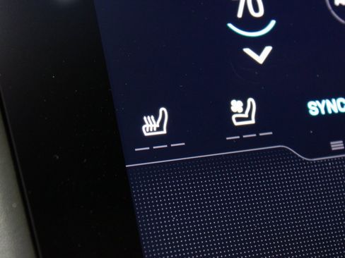 Used 2025 Porsche Taycan image 32