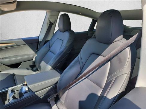 Used 2024 Tesla Model Y 2WD image 10