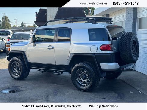 Used 2007 Toyota FJ Cruiser 4WD w/ Convenience Pkg image 3