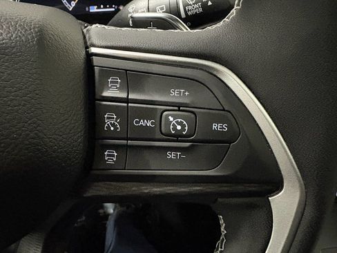 Used 2024 Jeep Grand Cherokee Altitude AWD/4WD image 18