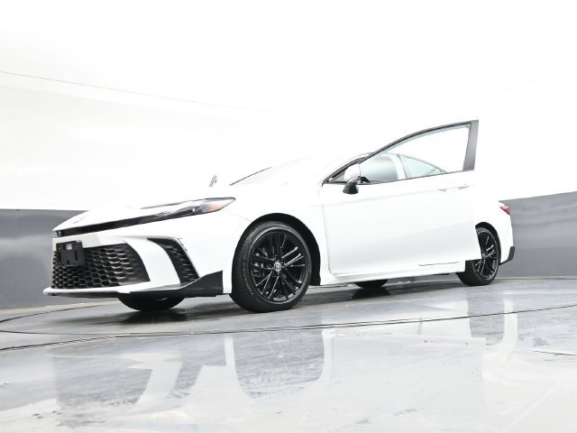 Used 2025 Toyota Camry SE FWD image 43