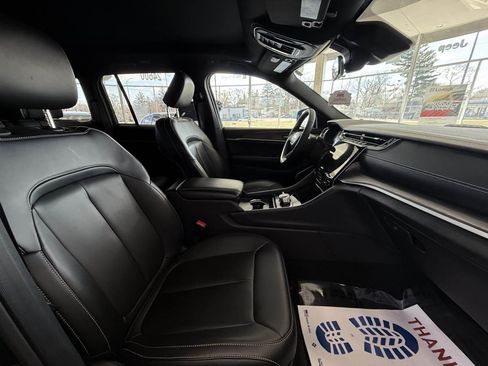 Used 2025 Jeep Grand Cherokee Limited 4xe image 36