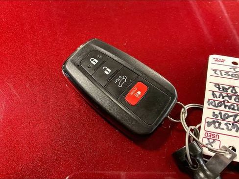 Used 2019 Toyota RAV4 XLE w/ Convenience Package AWD/4WD image 11
