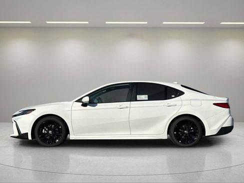 New 2026 Toyota Camry SE FWD image 8