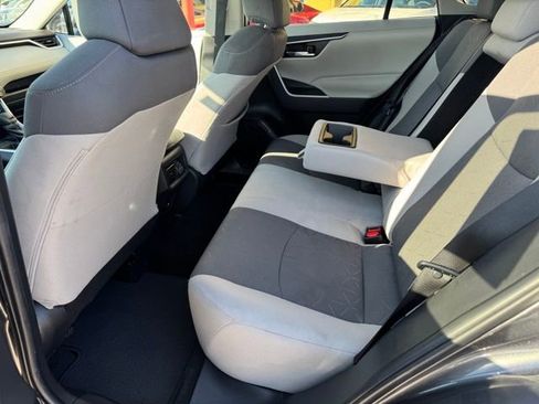 Used 2021 Toyota RAV4 XLE w/ Convenience Package image 11