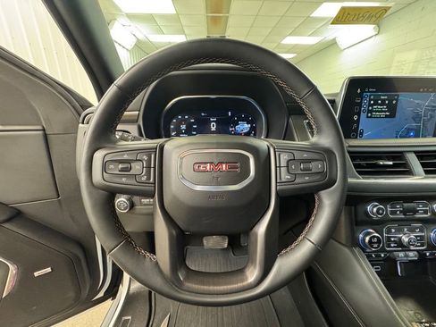 Used 2024 GMC Yukon XL AT4 w/ Technology Package AWD/4WD image 38