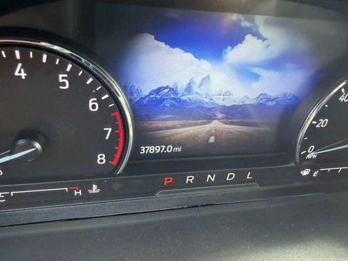 Used 2024 Ford Explorer Limited w/ Limited Technology Package AWD/4WD image 5