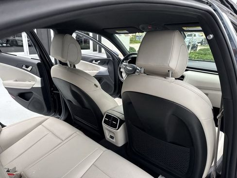 Used 2024 Genesis G70 2.5T AWD/4WD image 33