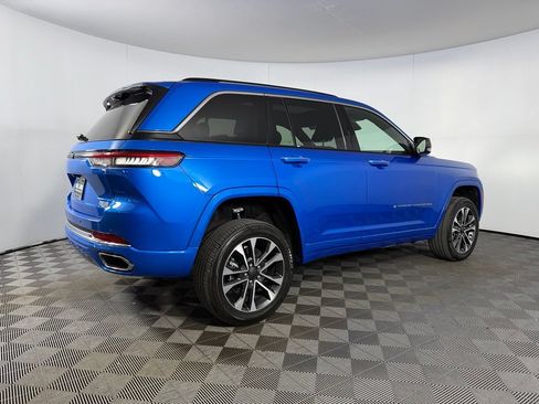 Used 2024 Jeep Grand Cherokee Overland w/ Advanced Protech Group III AWD/4WD image 7