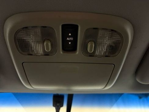 Used 2011 Lincoln MKZ FWD image 30
