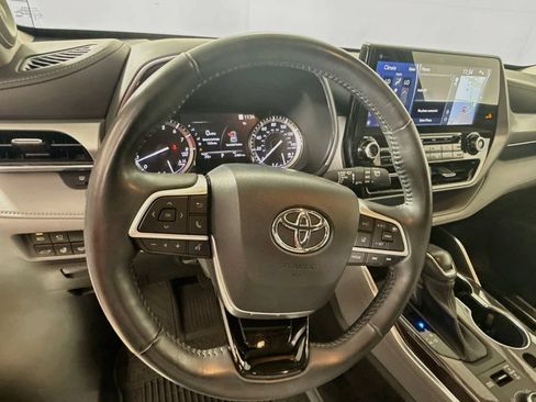 Used 2022 Toyota Highlander Platinum AWD/4WD image 11