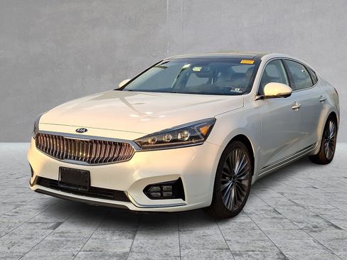 Used 2019 Kia Cadenza Limited image 1