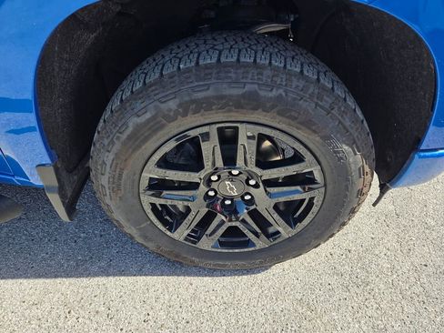 Used 2025 Chevrolet Silverado 1500 Custom w/ Turbomax Blackout Package image 18