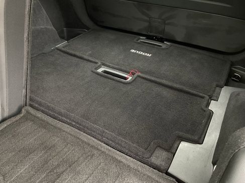 Used 2022 Nissan Rogue SL w/ SL Premium Package image 16