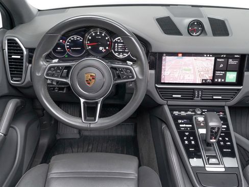 Used 2020 Porsche Cayenne AWD/4WD image 29