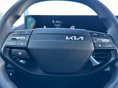 Used 2025 Kia K4 FWD image 23