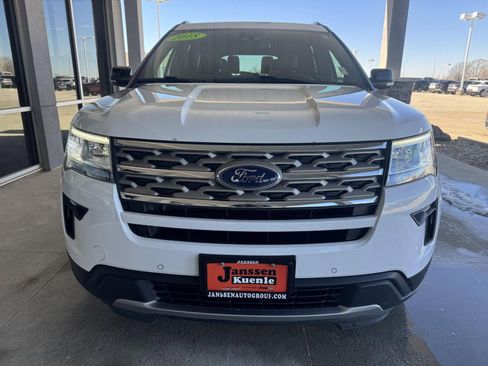 Used 2018 Ford Explorer XLT w/ Equipment Group 202A image 4