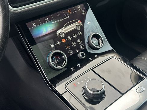 Used 2019 Land Rover Range Rover Velar S image 31