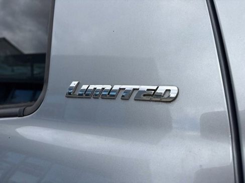 Used 2010 Toyota Tundra Limited image 10