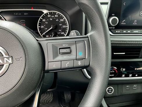 Used 2023 Nissan Rogue SV FWD image 12