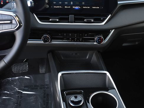 New 2026 Chevrolet Equinox LT image 14