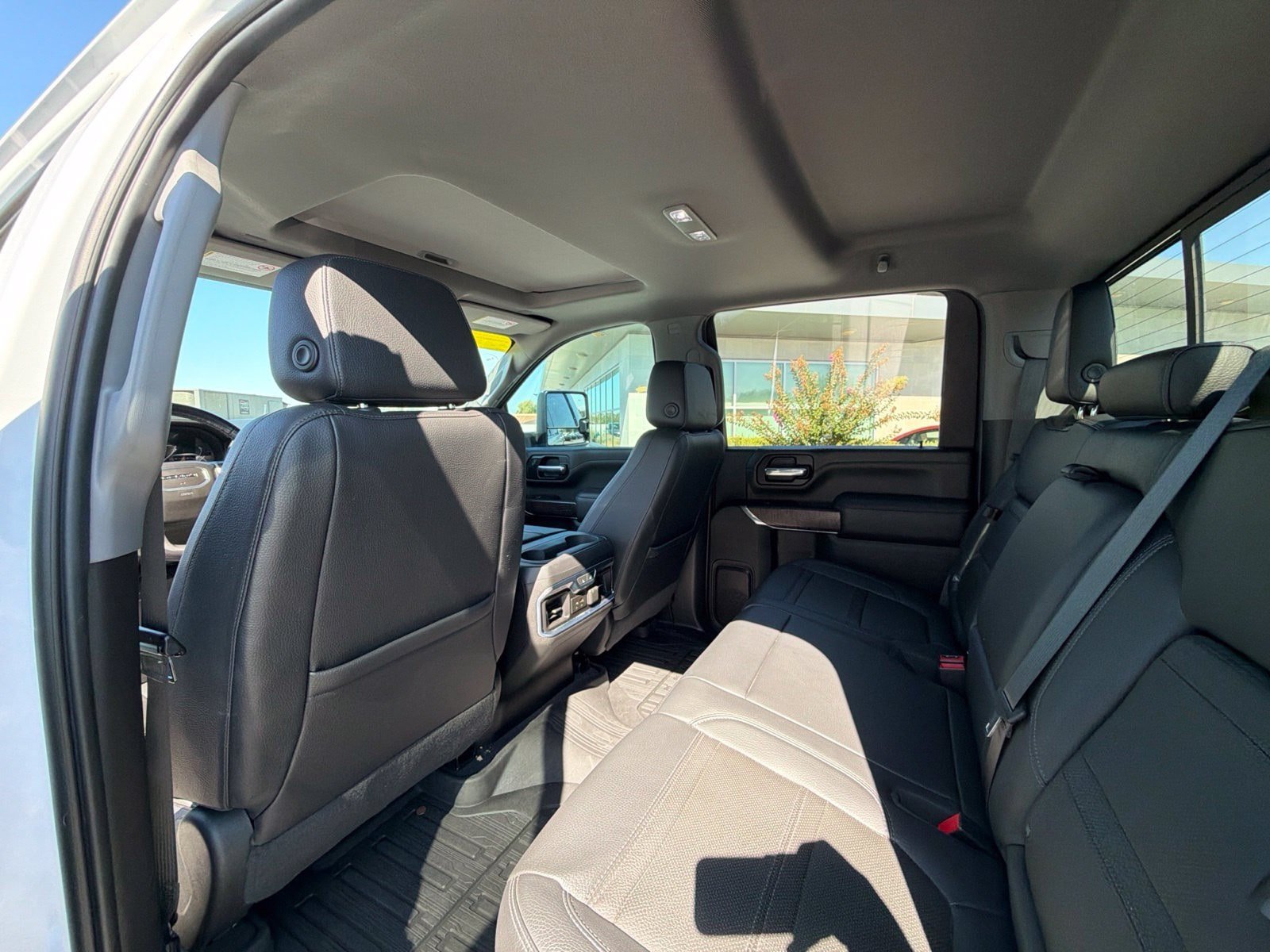 Used 2022 GMC Sierra 3500 Denali AWD/4WD image 5