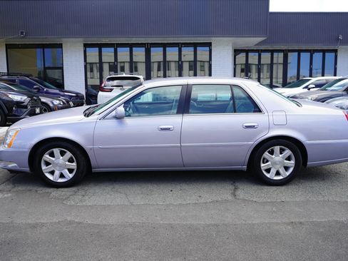 Used 2006 Cadillac DTS FWD image 2