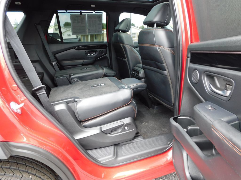 Used 2023 Honda Pilot TrailSport image 31