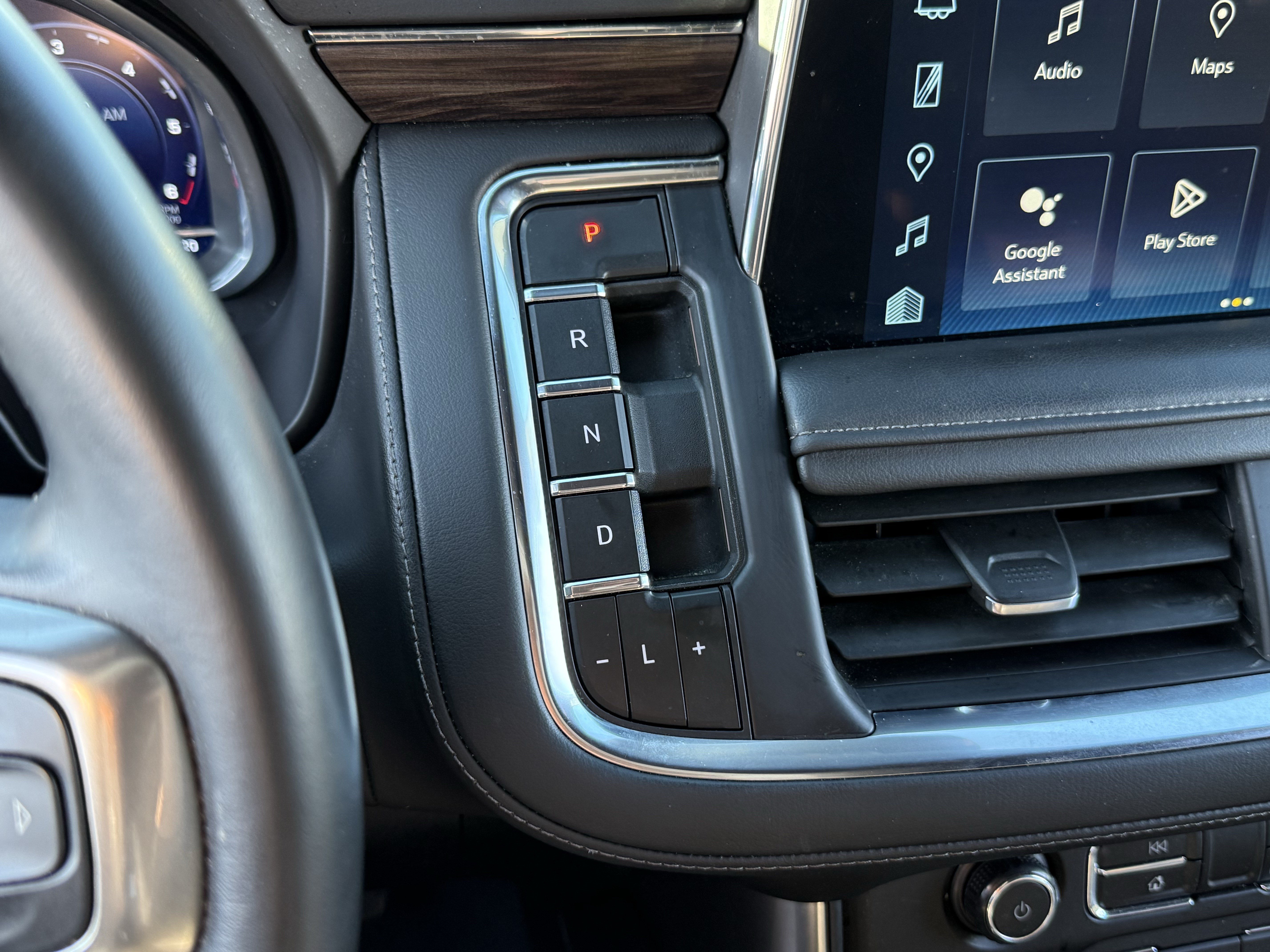Used 2023 Chevrolet Tahoe Z71 w/ Z71 Off-Road Package AWD/4WD image 27