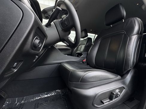 Used 2023 Jeep Grand Cherokee Limited image 10