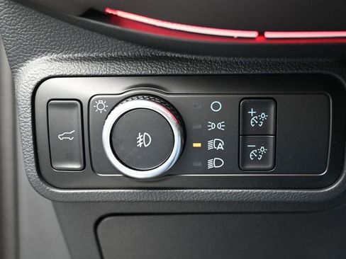 Certified 2025 Ford Explorer Platinum image 6