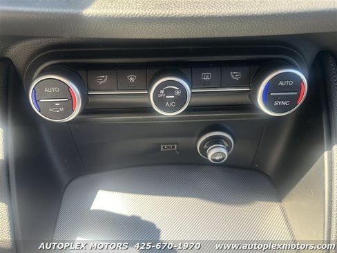 Used 2018 Alfa Romeo Stelvio Sport w/ Quick Order Package 22J Sport AWD/4WD image 33
