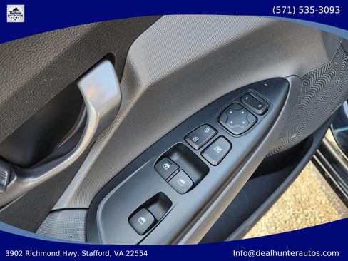 Used 2020 Hyundai Veloster Turbo FWD image 20