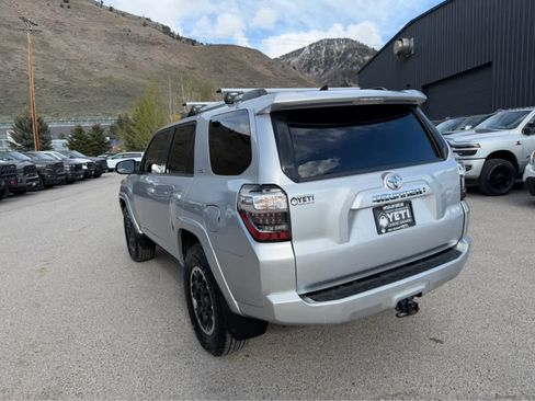 Used 2021 Toyota 4Runner SR5 AWD/4WD image 11