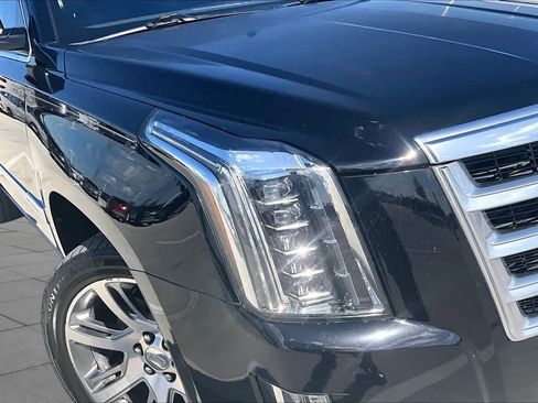 Used 2015 Cadillac Escalade Premium AWD/4WD image 26