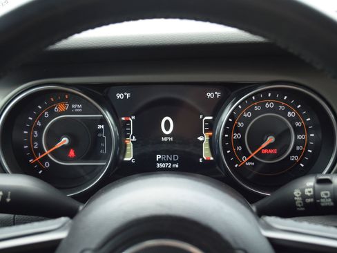 Used 2018 Jeep Wrangler Unlimited Sport S AWD/4WD image 9