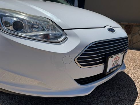 Used 2018 Ford Focus Electric Hatchback FWD image 2