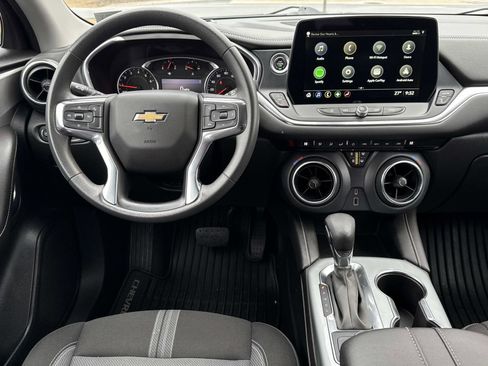 Used 2023 Chevrolet Blazer LT image 2