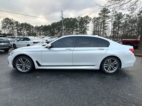 Used 2019 BMW 750i xDrive w/ Executive Package image 4