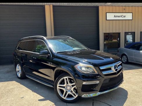 Used 2014 Mercedes-Benz GL 550 4MATIC image 3