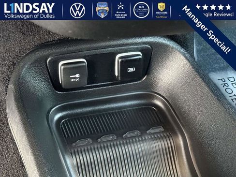 Used 2019 Chrysler Pacifica Limited w/ Advanced Safetytec Group image 19