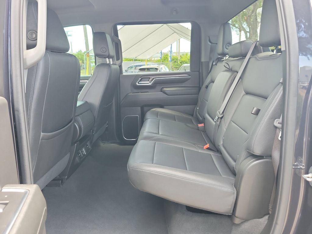 Used 2024 Chevrolet Silverado 2500 LTZ AWD/4WD image 13