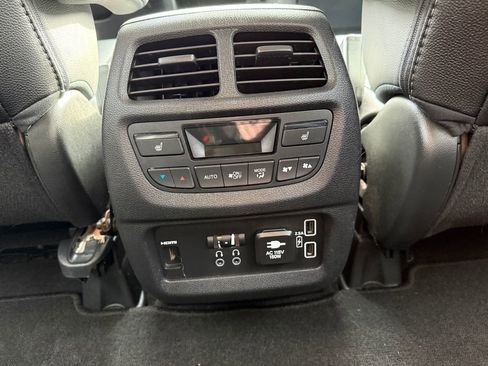 Used 2020 Honda Pilot Elite image 39