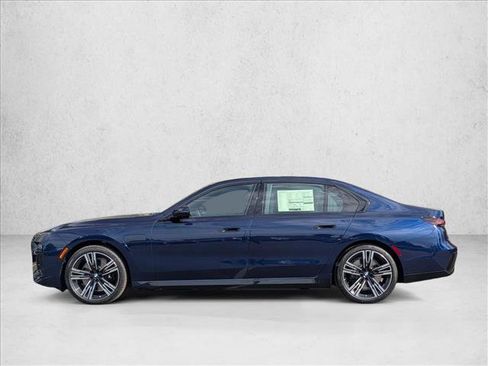 New 2026 BMW 750e xDrive image 9